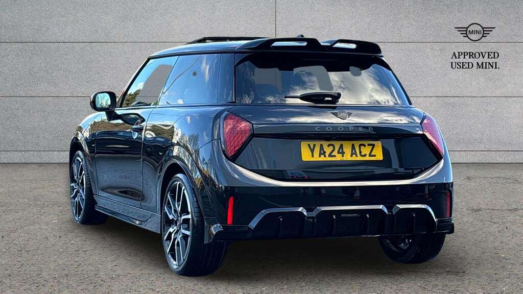 Mini Hatch 1.5 C Sport Level 3 2024 YA24ACZ Black #2