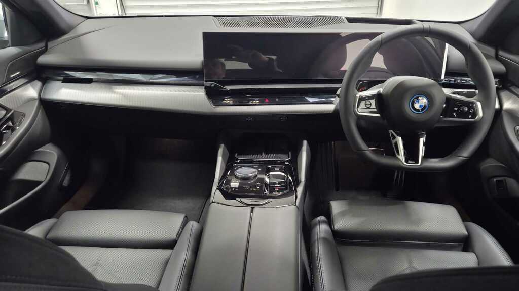 BMW i5 250Kw Edrive40 M Sport Pro 84Kwh 2025 YM75RWX Grey #4