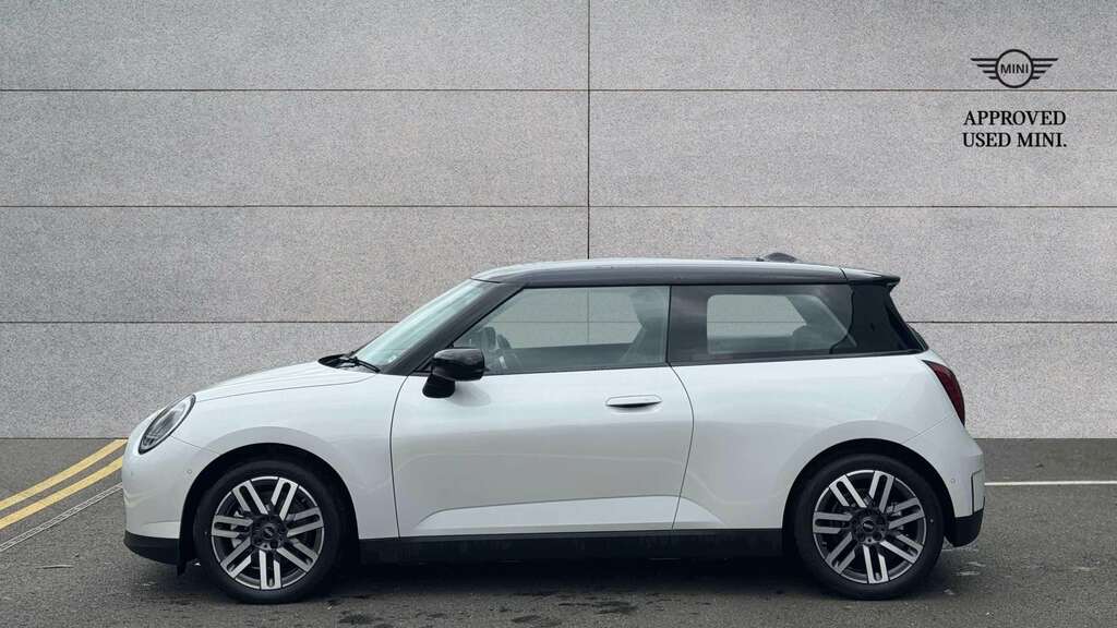 Mini Hatch 135Kw E Classic 41Kwh 2025 YL25UAS White #3