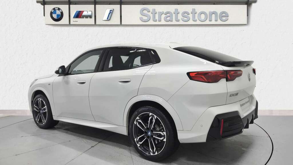 BMW iX2 230Kw Xdrive30 M Sport 65Kwh 2025 YP75MUC White #2
