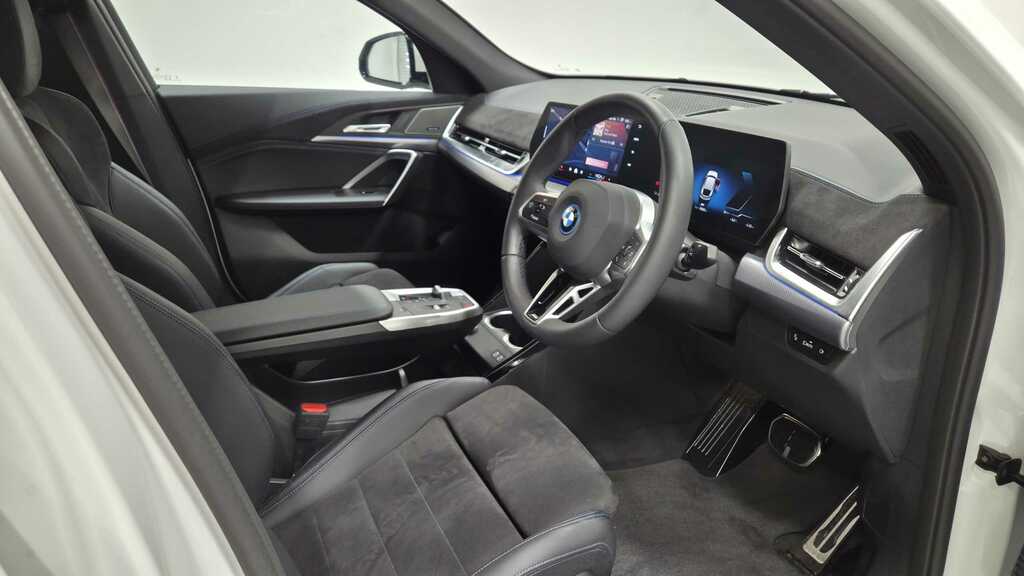 BMW iX2 150Kw Edrive20 Shadow Edition 65Kwh 2025 YM75CVG White #6