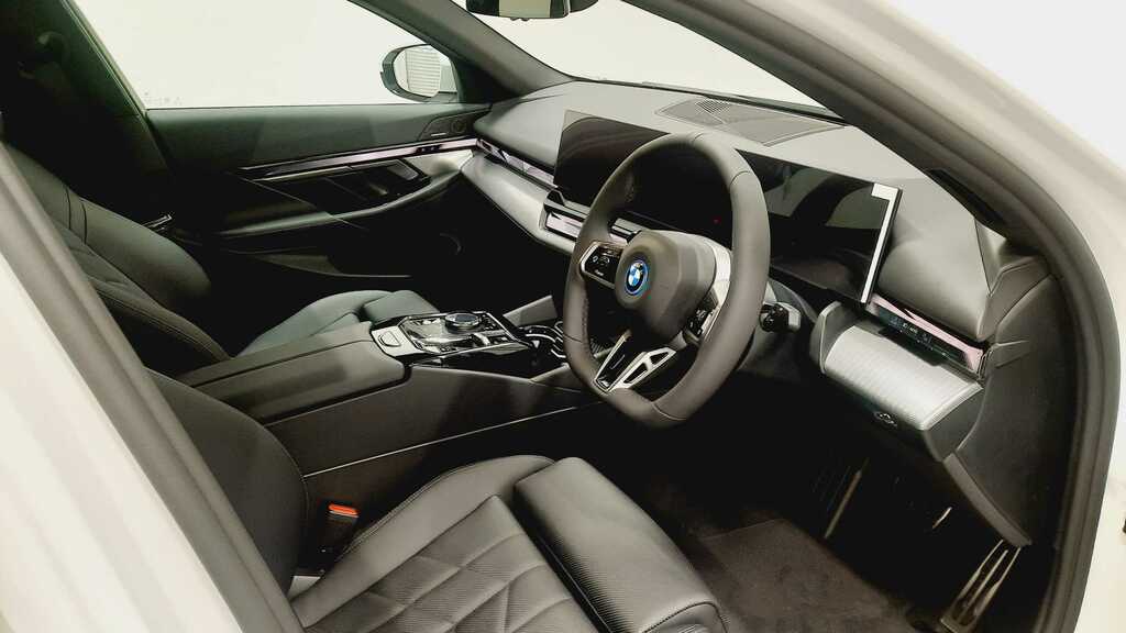 BMW i5 250Kw Edrive40 M Sport 84Kwh 2025 YP75UMA White #6