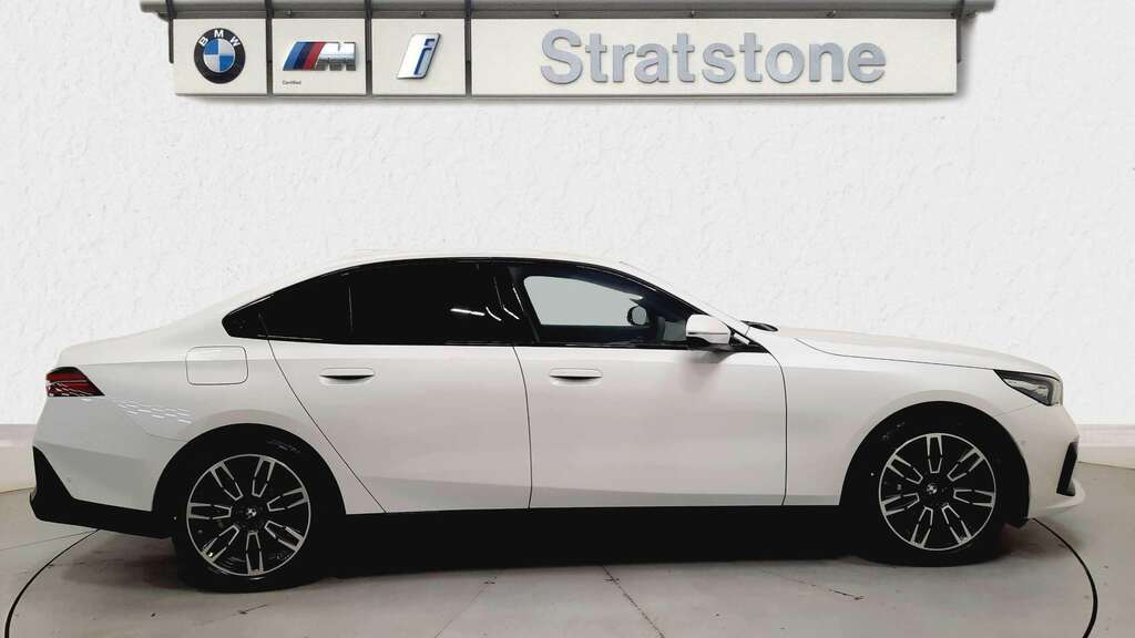 BMW i5 250Kw Edrive40 M Sport 84Kwh 2025 YP75UMA White #3