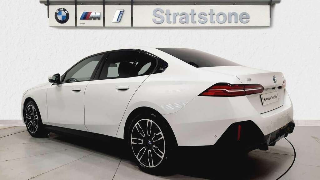BMW i5 250Kw Edrive40 M Sport 84Kwh 2025 YP75UMA White #2