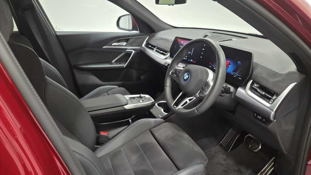 BMW iX2 230Kw Xdrive30 M Sport 65Kwh 2025 YS75ZFM Red #6