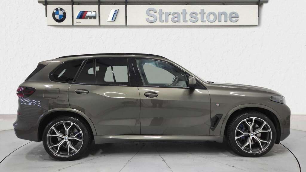 BMW X5 Xdrive30d Mht M Sport 2023 YV23WXM Green #3