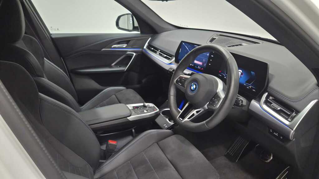 BMW iX1 230Kw Xdrive30 M Sport 65Kwh 2025 YN75ENX White #6