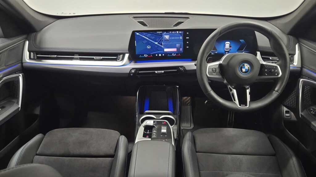 BMW iX1 230Kw Xdrive30 M Sport 65Kwh 2025 YN75ENX White #4