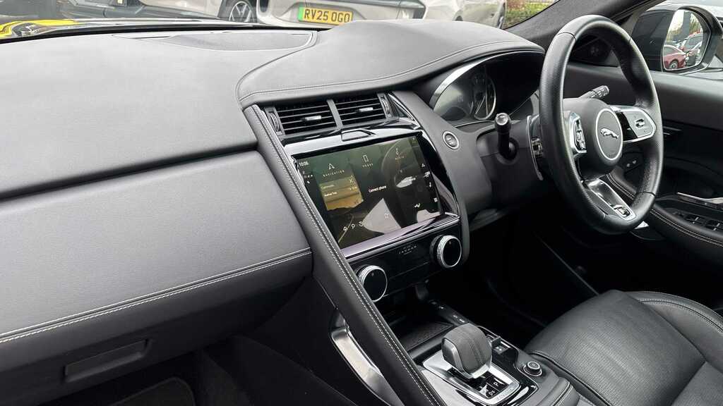 Jaguar E-Pace 1.5 P300e R-dynamic Black 2023 OY23AFN Black #2