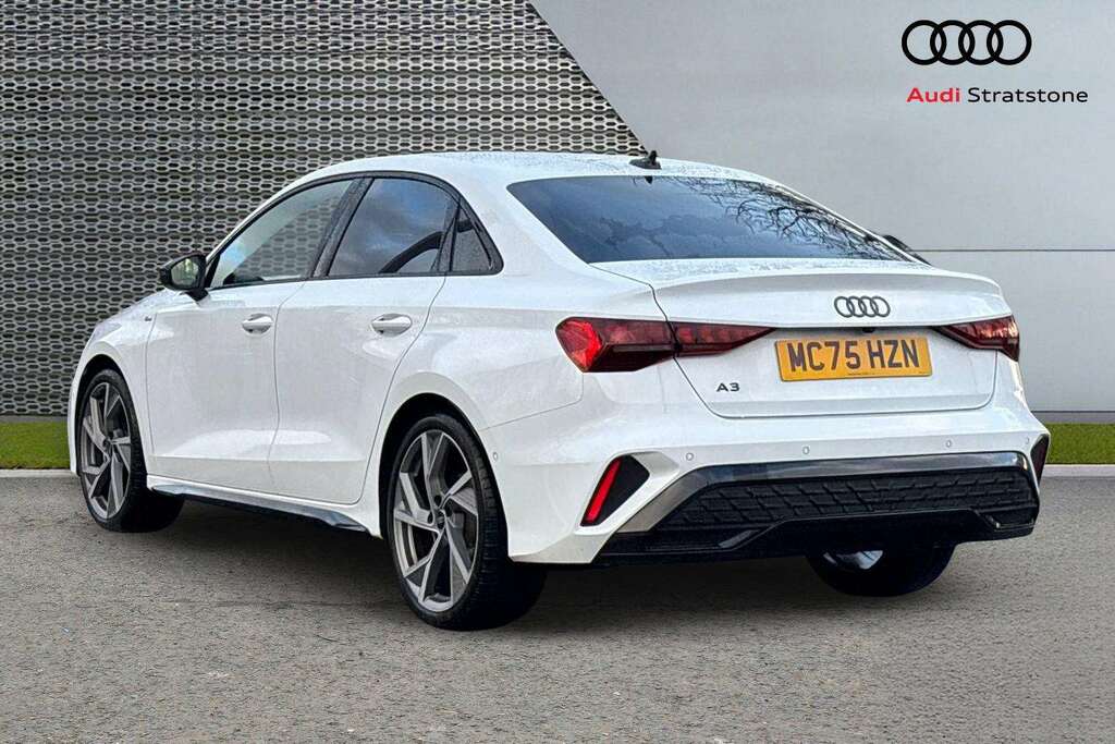 Audi A3 1.5 Tfsi 150 Black Edition S Tronic 2025 MC75HZN White #3