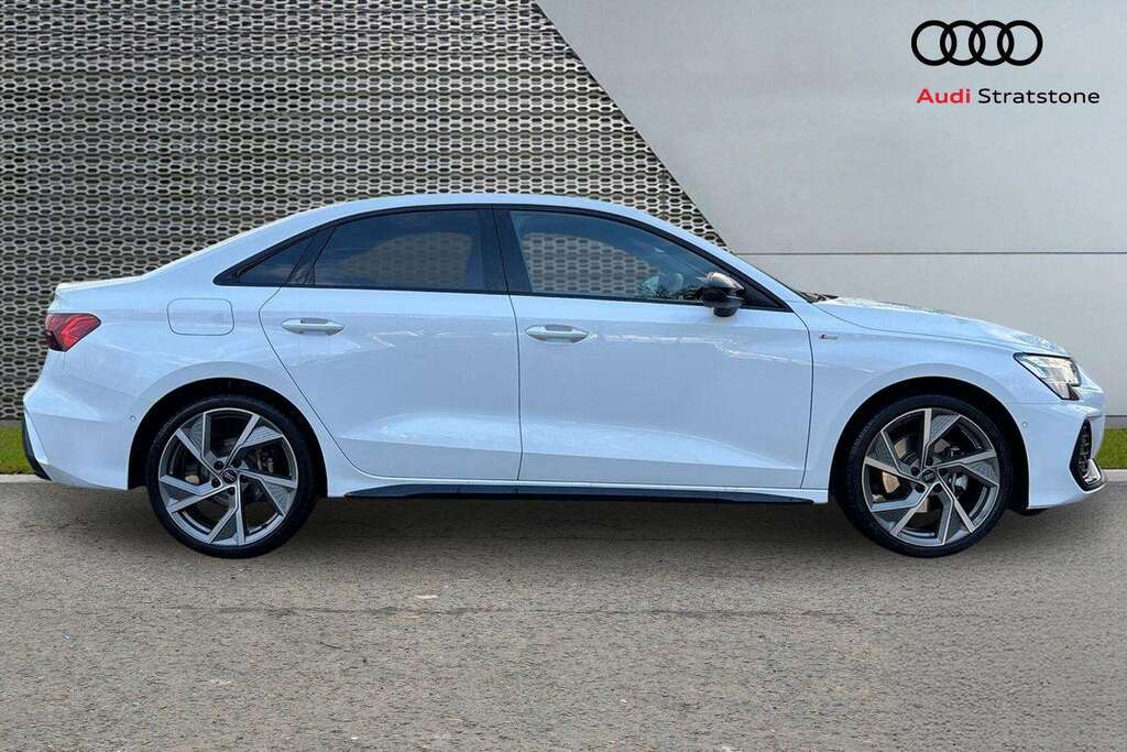 Audi A3 1.5 Tfsi 150 Black Edition S Tronic 2025 MC75HZN White #4