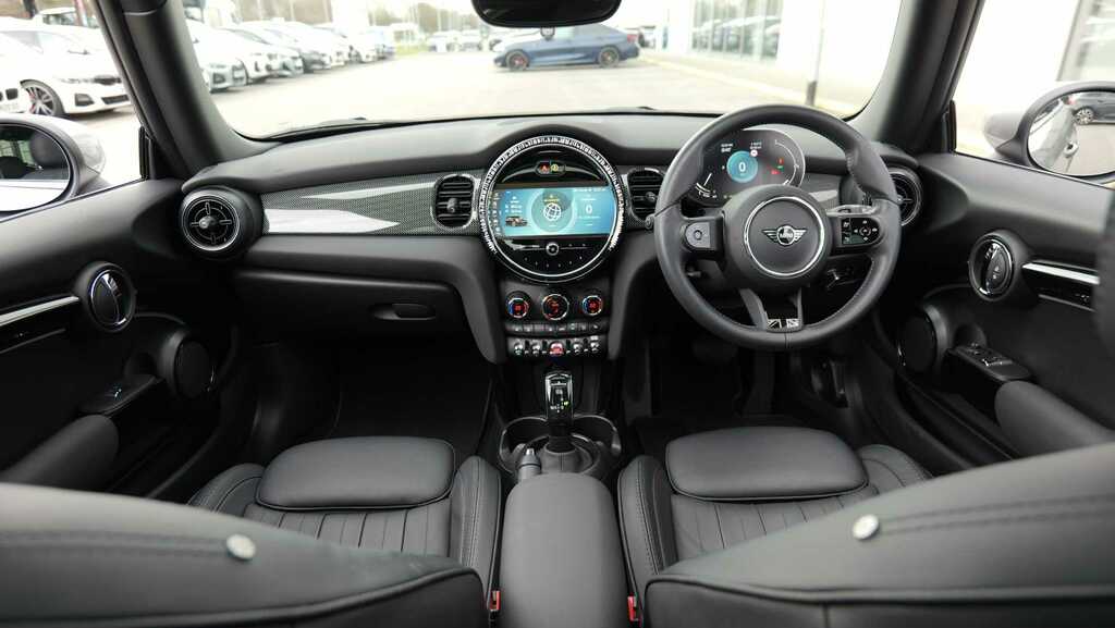 Mini Hatch 1.5 Cooper Exclusive Premium Plus 2024 YY24UHN Silver #4