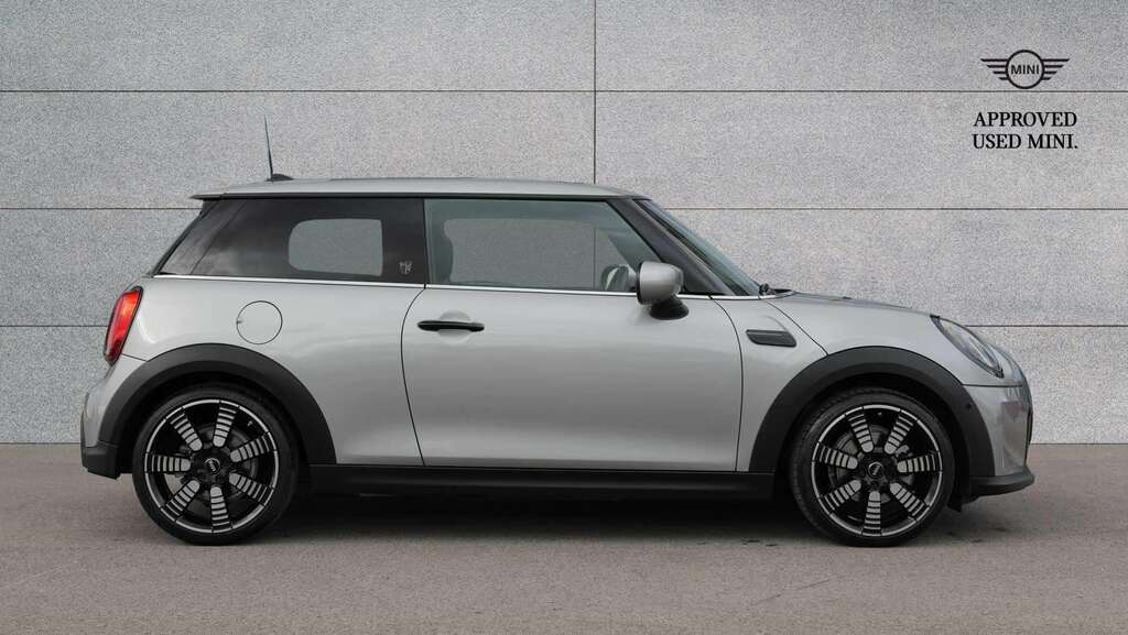 Mini Hatch 1.5 Cooper Exclusive Premium Plus 2024 YY24UHN Silver #3