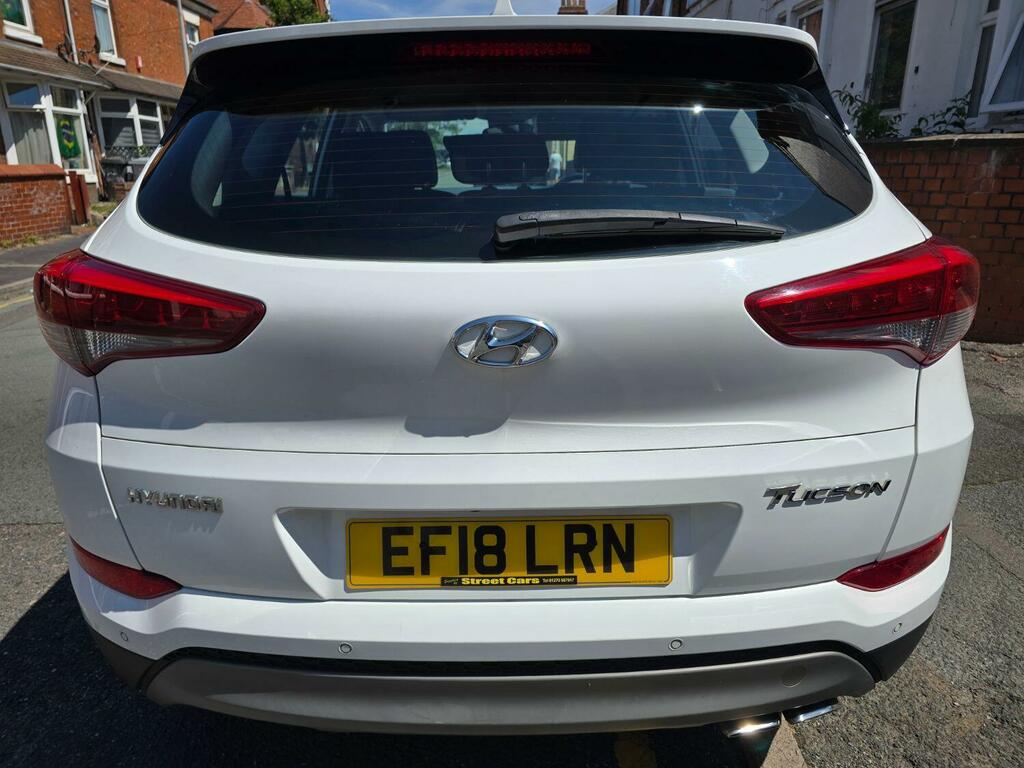 Hyundai Tucson Suv 2.0 Crdi Blue Drive Se Nav 2018 White #2