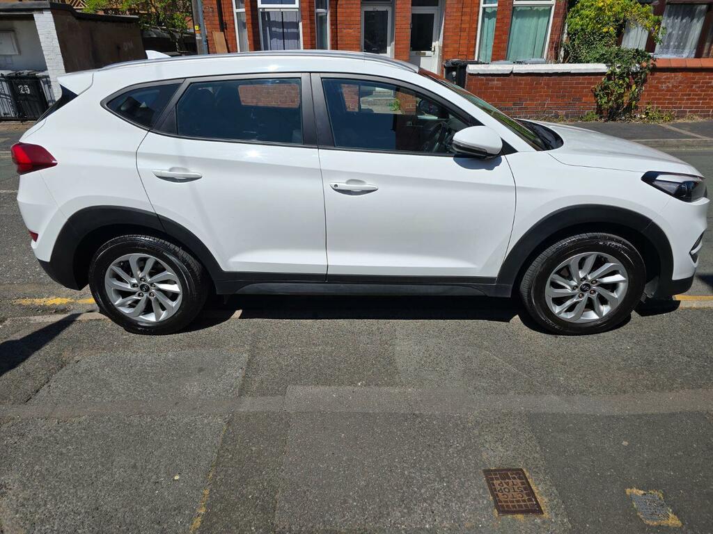 Hyundai Tucson Suv 2.0 Crdi Blue Drive Se Nav 2018 White #5