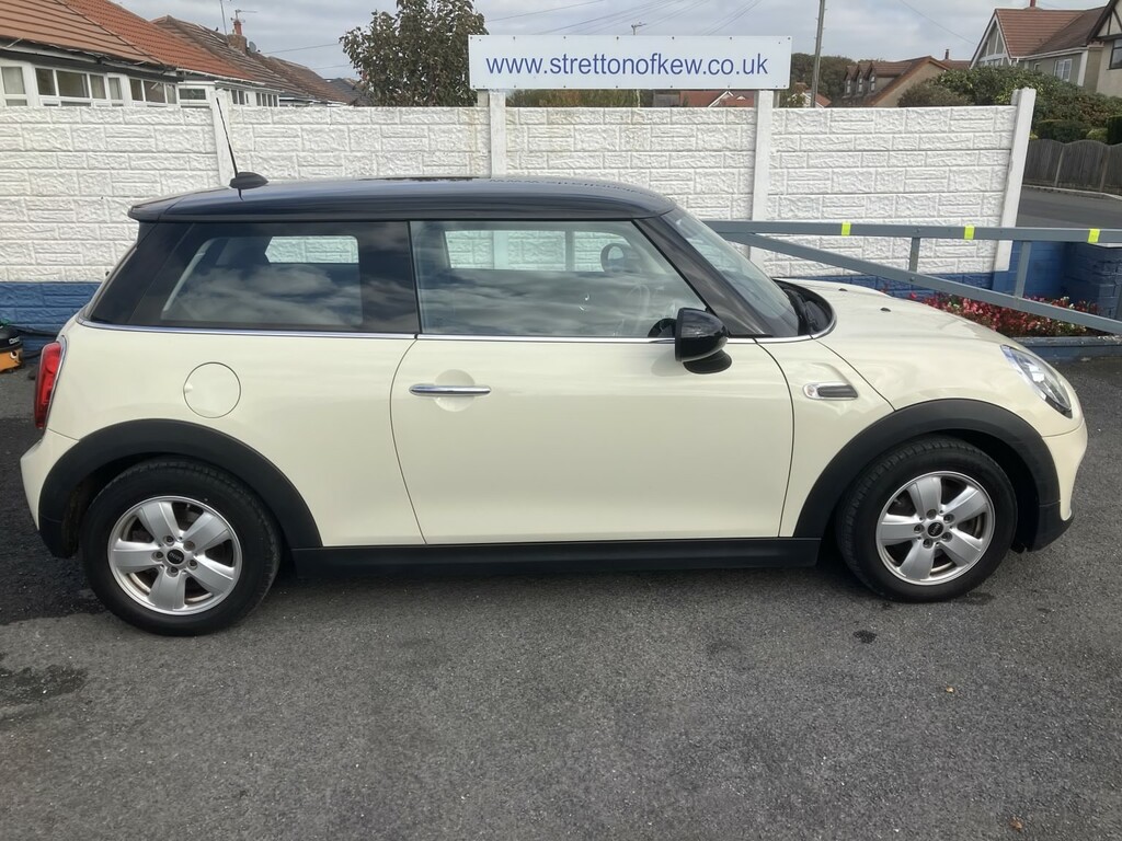 Mini Hatch Hatchback 1.5 Cooper 3-Door Hatch 201868 White
