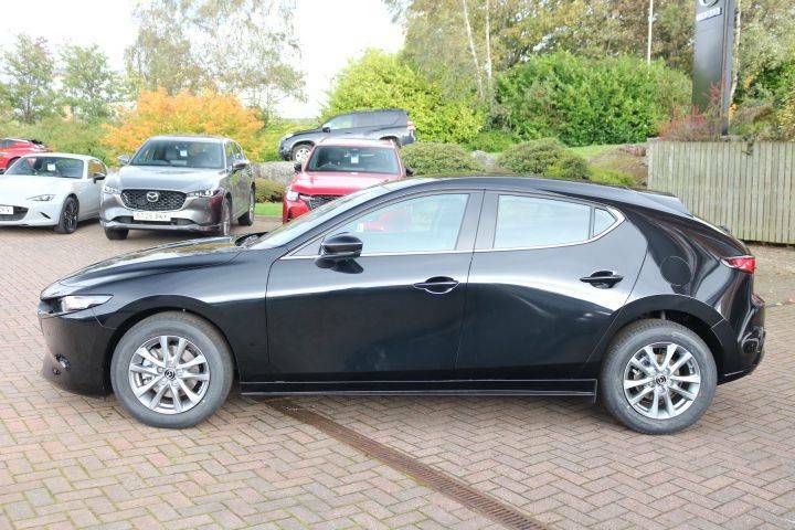 Mazda 3 Centre-line 2.5 E-skyactiv G 140 Mhev - 2025 SP75DHD Black #4