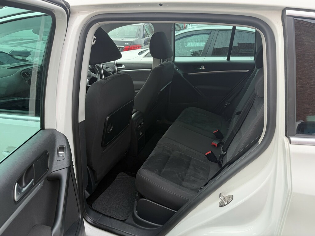 Volkswagen Tiguan 2.0 Tdi Bluemotion Tech Match White #2