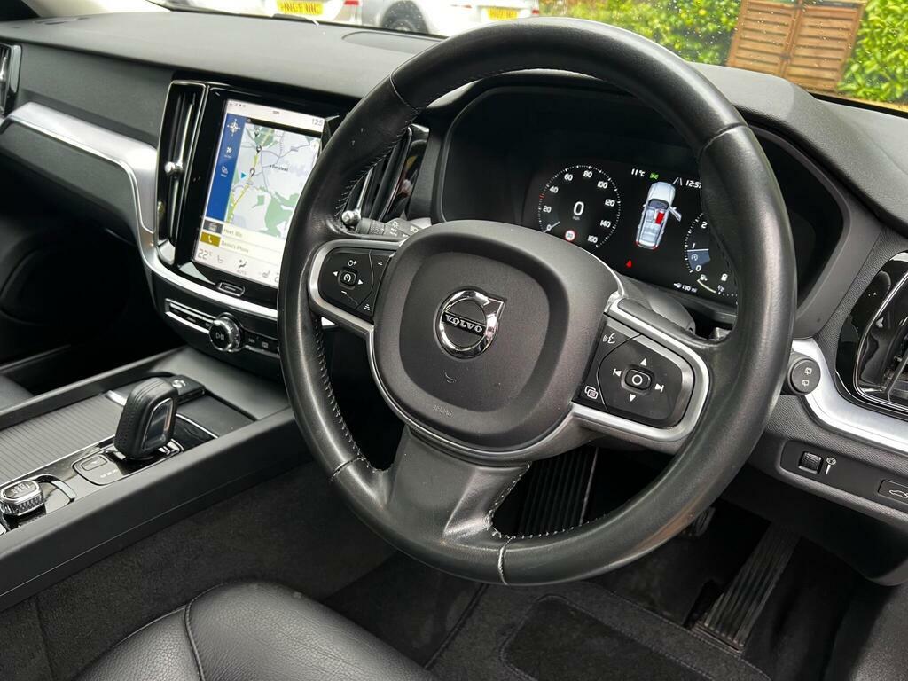 Volvo V60 2.0 B3 Mhev Momentum Euro 6 S S Grey #4