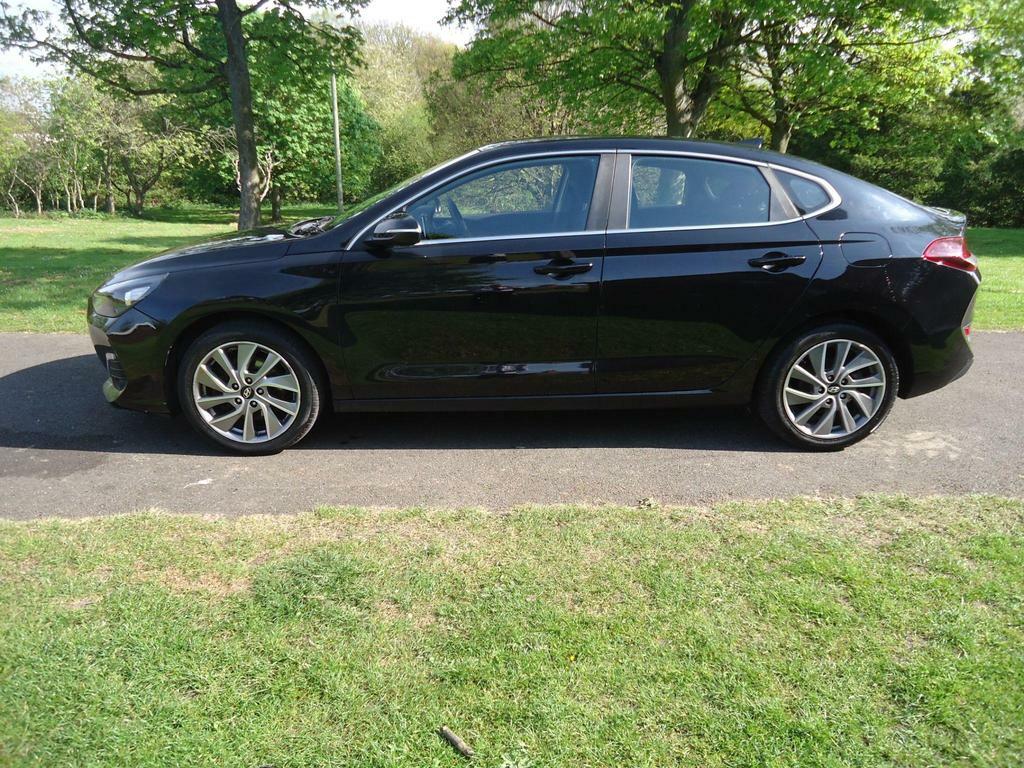 Hyundai I30 1.4 T-gdi Se Nav Fastback Euro 6 S S NC68XKP Black #2