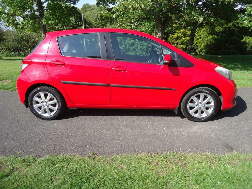 Toyota Yaris 1.33 Dual Vvt-i Tr Euro 5 YG13TUV Red #4