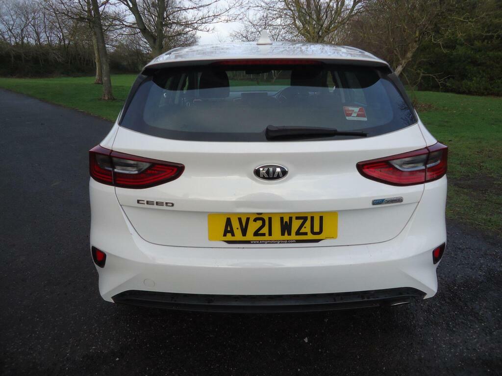 Kia Ceed 1.6 Crdi Mhev 2 Nav Euro 6 S S AV21WZU White #6