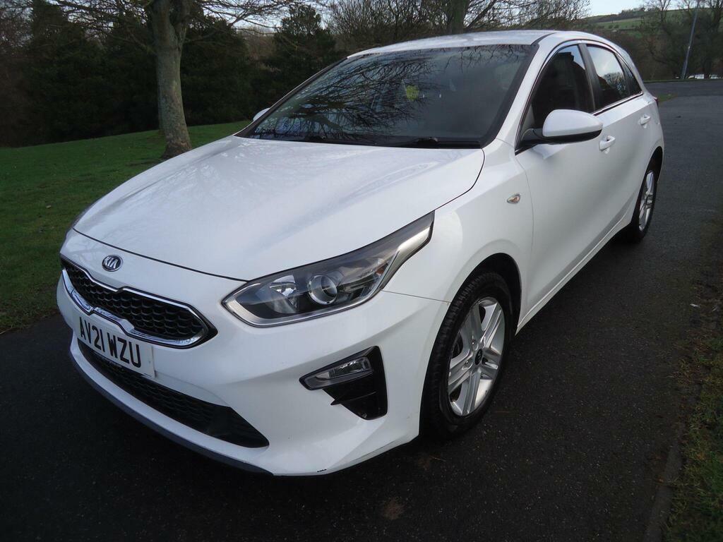 Kia Ceed 1.6 Crdi Mhev 2 Nav Euro 6 S S White