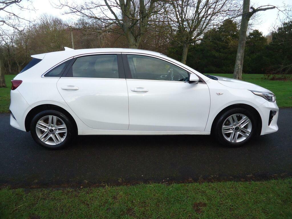 Kia Ceed 1.6 Crdi Mhev 2 Nav Euro 6 S S AV21WZU White #4