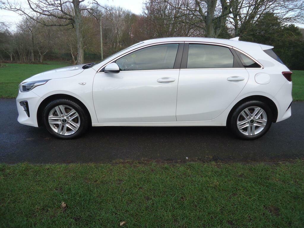 Kia Ceed 1.6 Crdi Mhev 2 Nav Euro 6 S S AV21WZU White #2