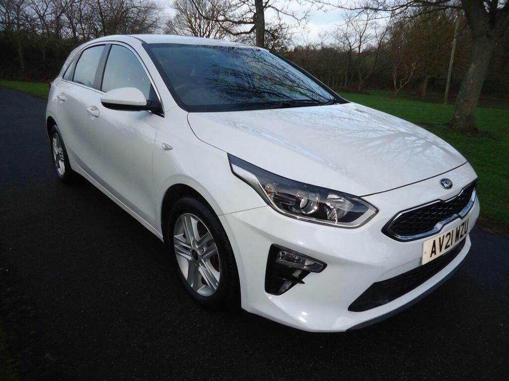 Kia Ceed 1.6 Crdi Mhev 2 Nav Euro 6 S S AV21WZU White #3