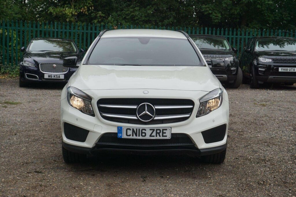 Mercedes-Benz GLA Class Suv 2.1 Gla200d Amg Line Executive 7G-dct 4Matic CN16ZRE White #4