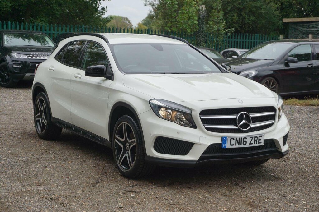 Mercedes-Benz GLA Class Suv 2.1 Gla200d Amg Line Executive 7G-dct 4Matic CN16ZRE White #3