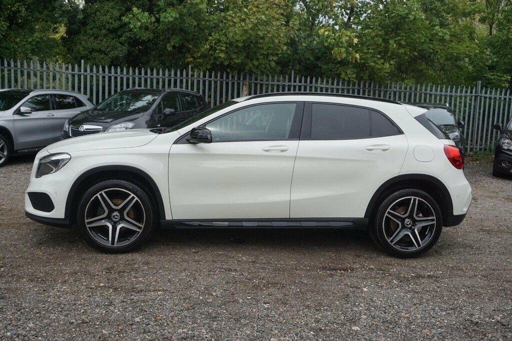 Mercedes-Benz GLA Class Suv 2.1 Gla200d Amg Line Executive 7G-dct 4Matic CN16ZRE White #6