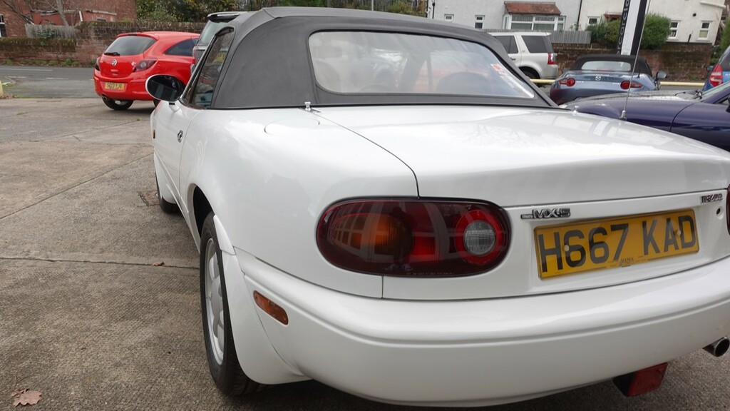 Mazda MX-5 1.6 Eunos Silver #6
