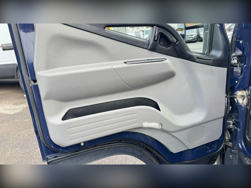 Mitsubishi Fuso Canter Canter 3C13 38 Blue #28