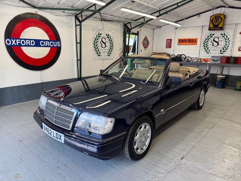 Mercedes-Benz E Class N462LDX #3