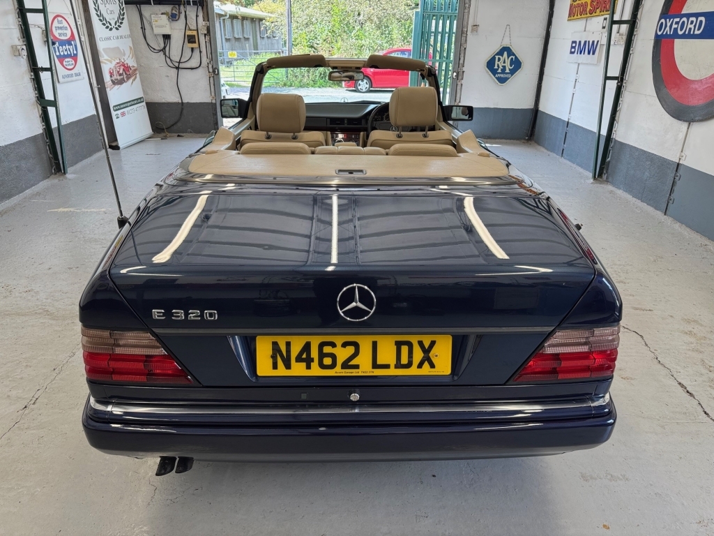 Mercedes-Benz E Class N462LDX #6