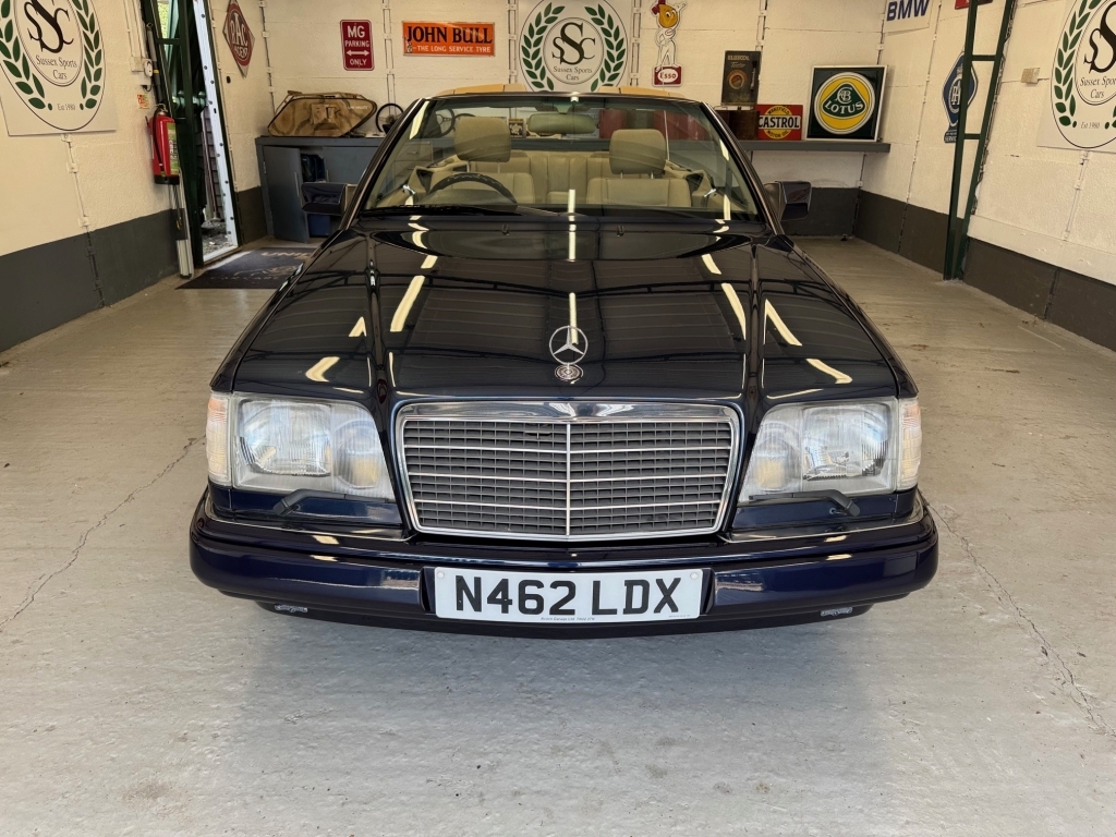 Mercedes-Benz E Class N462LDX #2