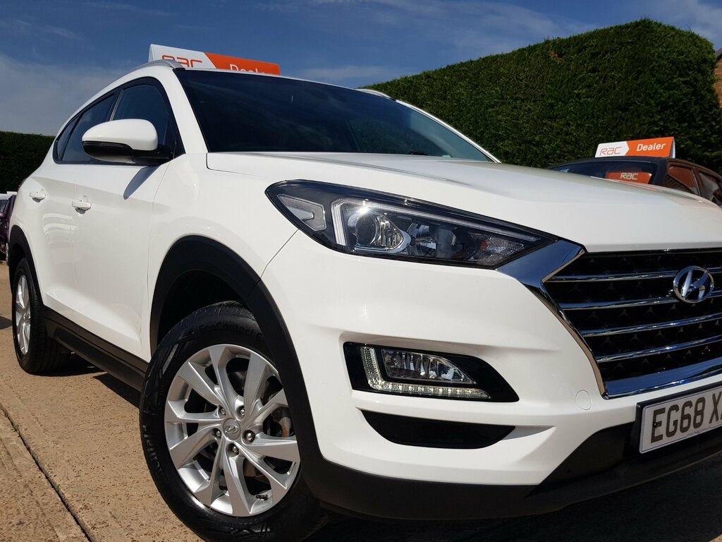 Hyundai Tucson 1.6 Se Sat Nav And Parking Camera EG68XZU White #3