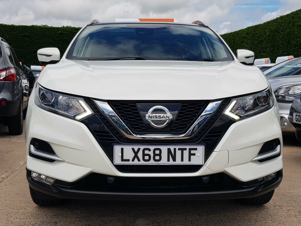 Nissan Qashqai 1.2 N-connecta Panoramic Roof Sat-nav Parking LX68NTF White #5
