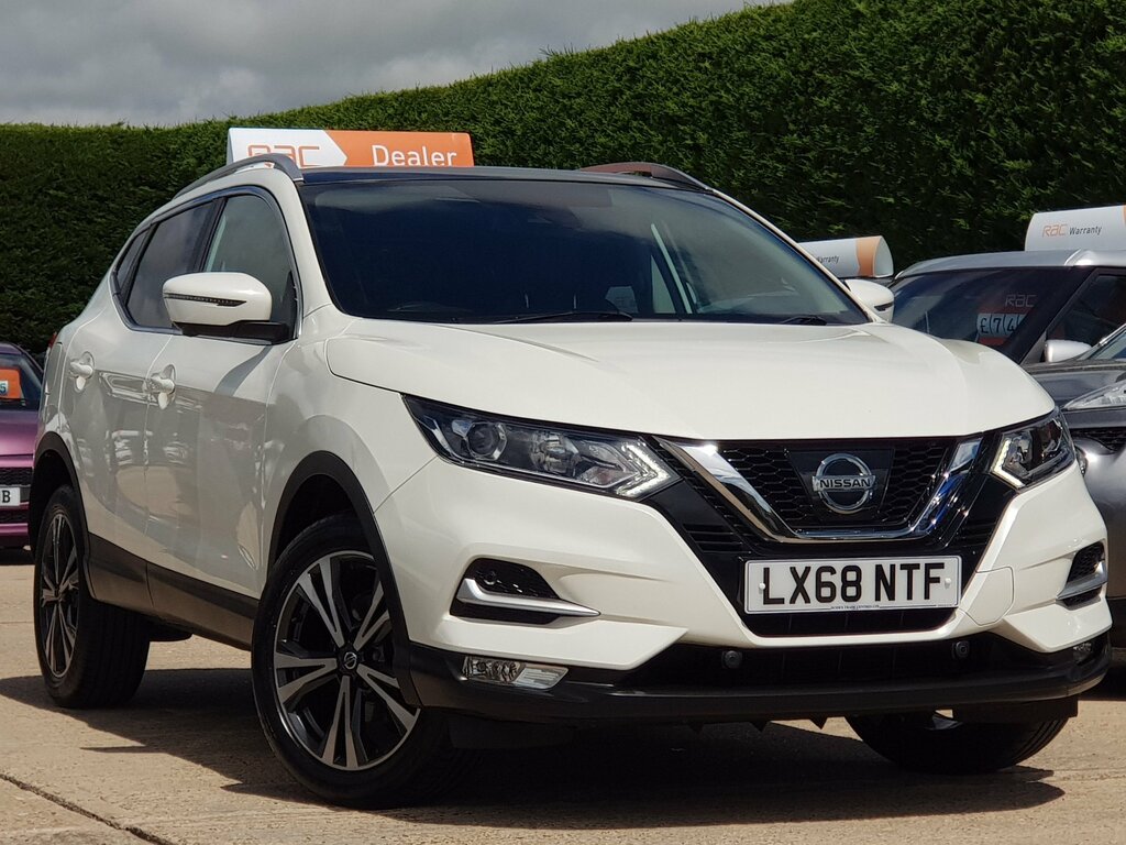 Nissan Qashqai 1.2 N-connecta Panoramic Roof Sat-nav Parking LX68NTF White