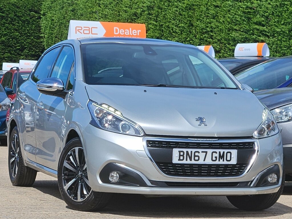 Peugeot 208 1.2 Allure Premium Panoramic Roof Silver