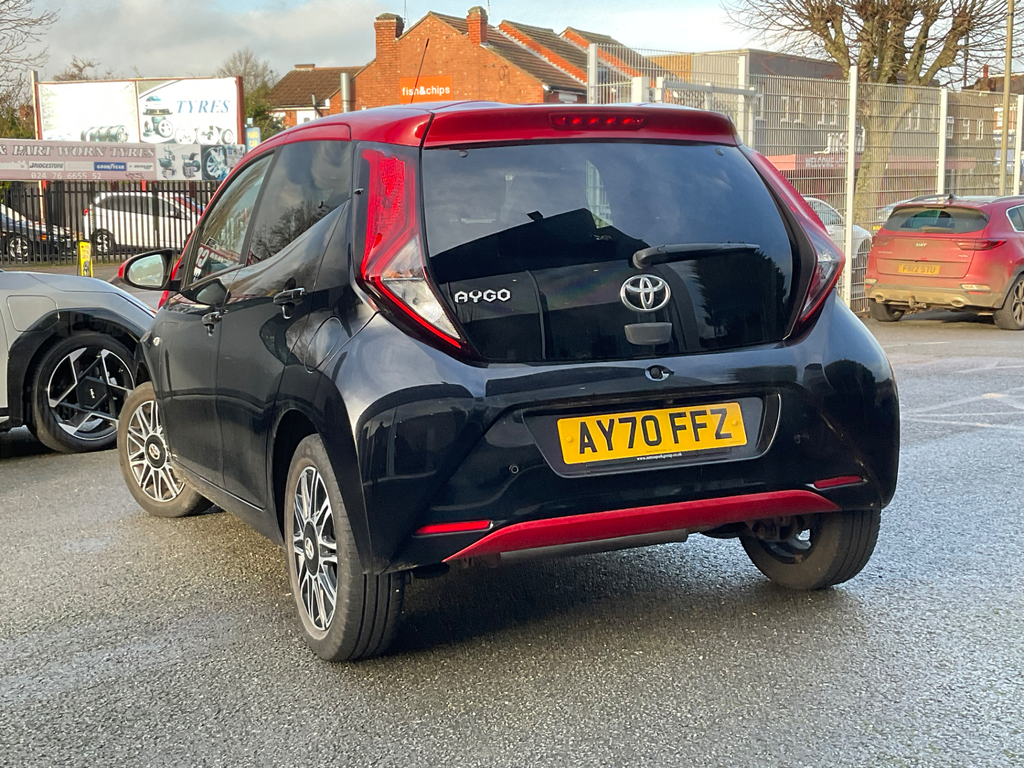 Toyota Aygo 1.0 Vvt I X Clusiv Hatchback AY70FFZ #3