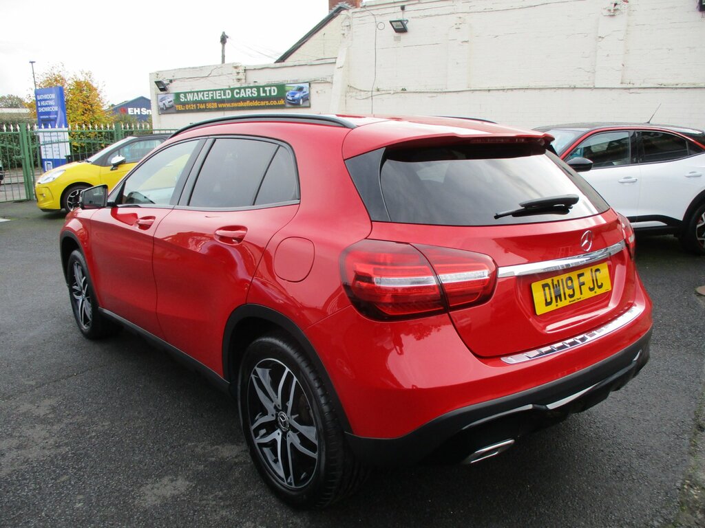 Mercedes-Benz GLA Class 1.6 Gla180 Gpf Urban Edition Suv 7G-dct DW19FJC Red #3