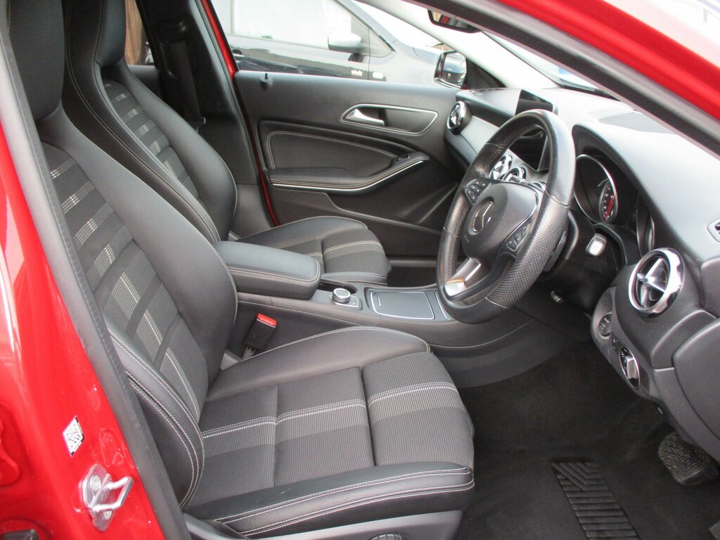 Mercedes-Benz GLA Class 1.6 Gla180 Gpf Urban Edition Suv 7G-dct DW19FJC Red #2