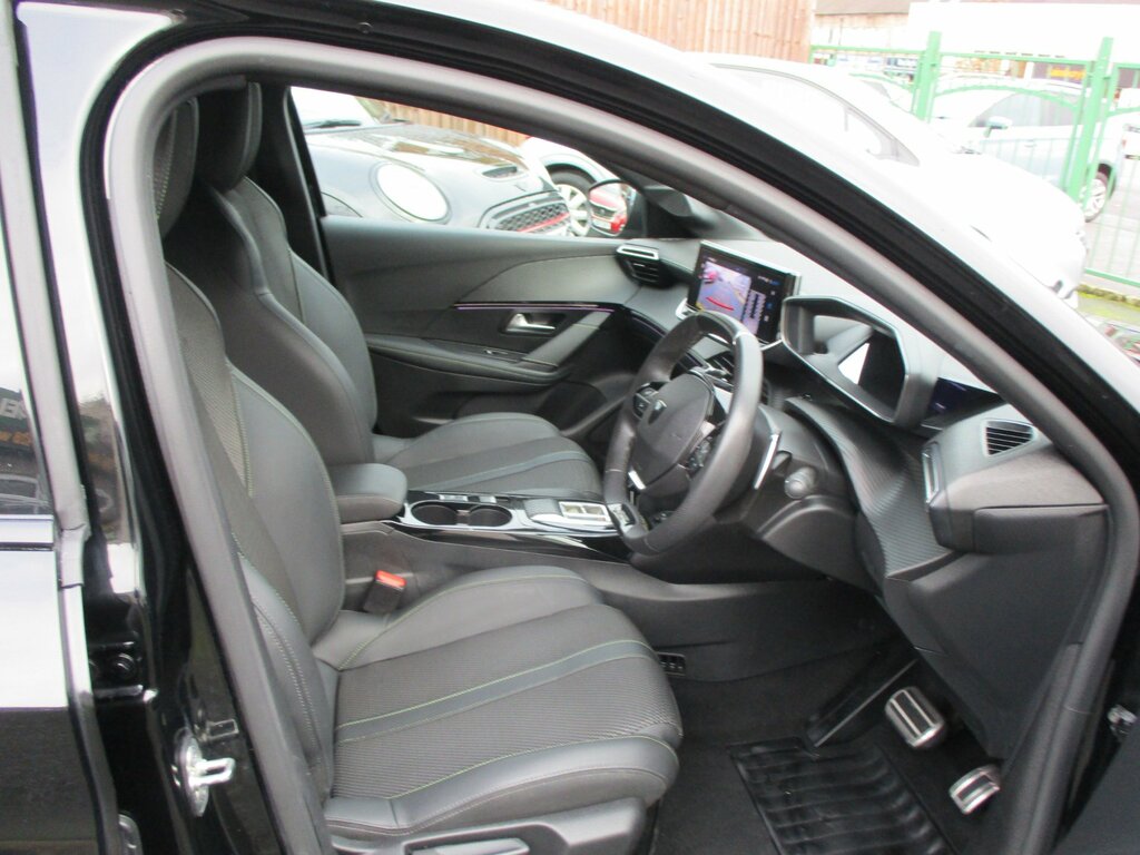 Peugeot 208 1.2 Hybrid Gt Hatchback Hybrid E-dsc6 E ISZ6923 Black #2