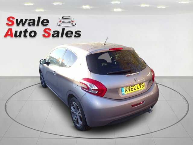 Peugeot 208 1.6 E-hdi Allure Hatchback Pink #6