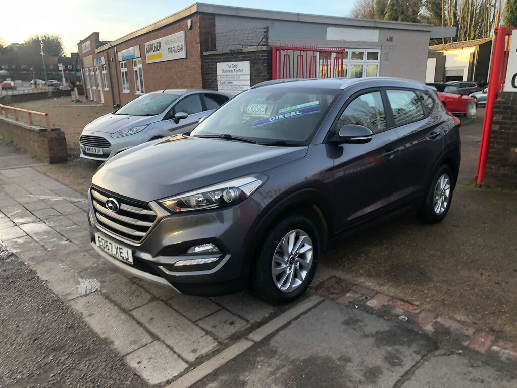 Hyundai Tucson 1.7 Crdi Blue Drive Se Suv Euro E067XEJ Grey #3
