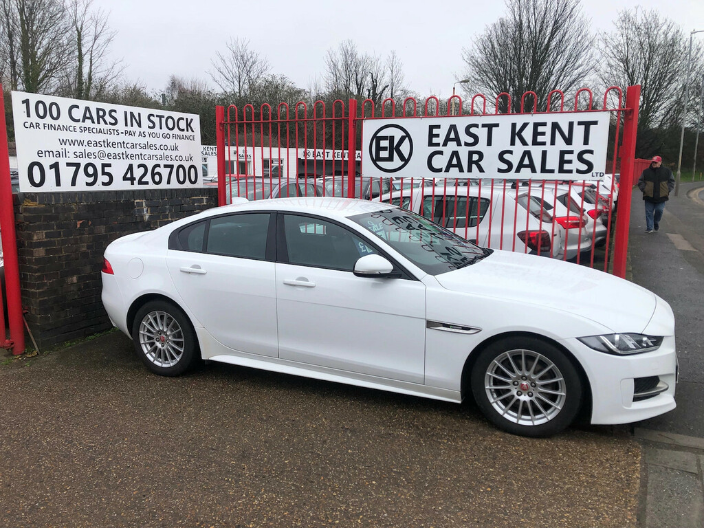 Jaguar XE 2.0D R-sport Saloon Euro 6 S S FY67CTU White #5