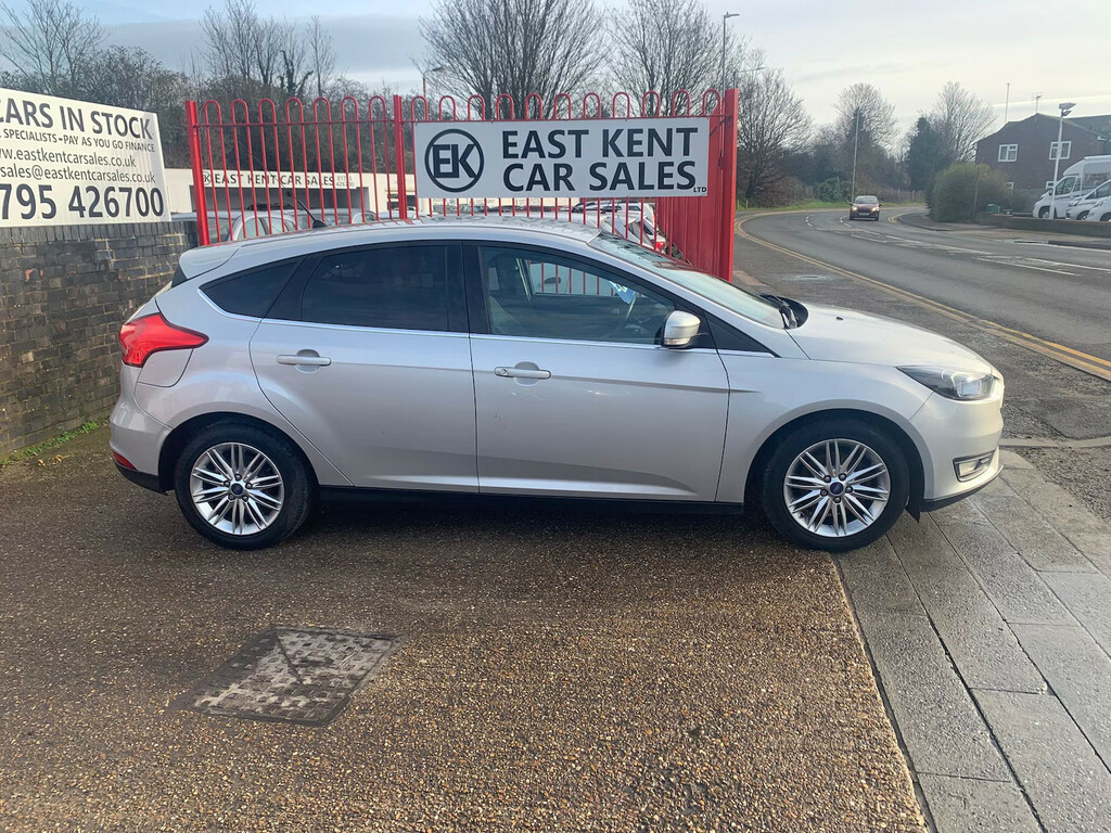 Ford Focus 1.5 Tdci Zetec Edition Hatchback BJ67KBY Silver #4